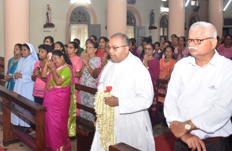 Rev Fr Prakash Anil Castelino took Charge as new Parish priest of Shankarpura Parish